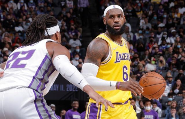 开云体育首页-【观察】季前赛令人失望的球队 360湖人只是纸老虎？